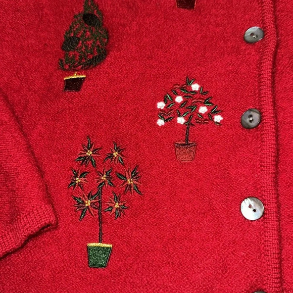 Karen Scott Red Poinsettia Holiday Wool Embroidered Petite Cropped Cardigan - Picture 3 of 7